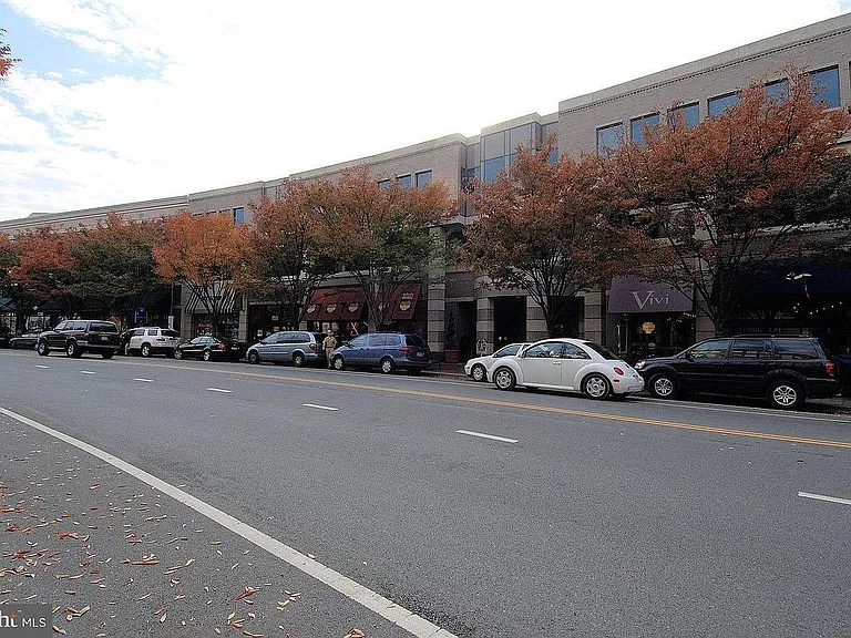 7500 Woodmont Ave #1202 — Photo 19