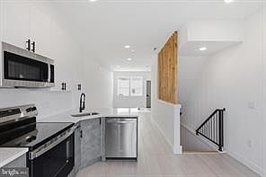 5th image of 1005 W Orleans St