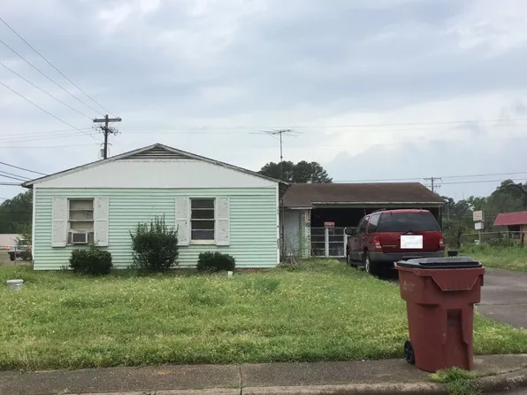 155 Alamo St, Lone Star, TX 75668