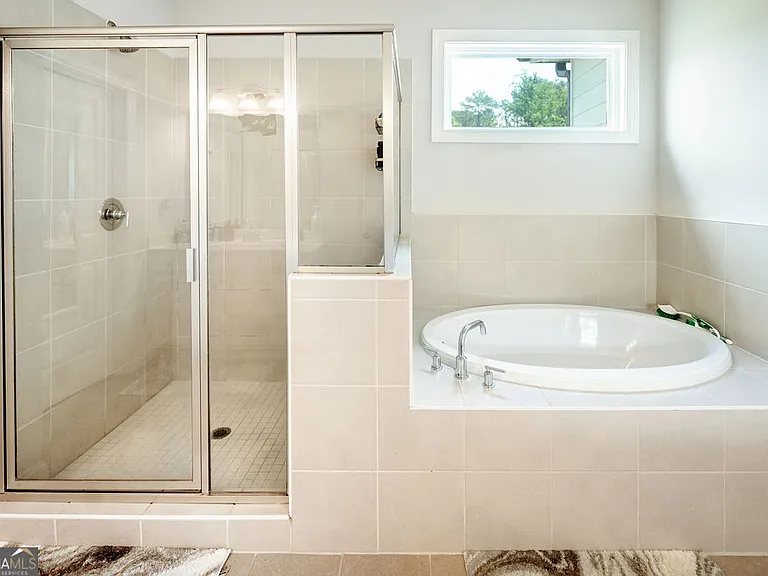 123 Vivian Ln — Photo 12