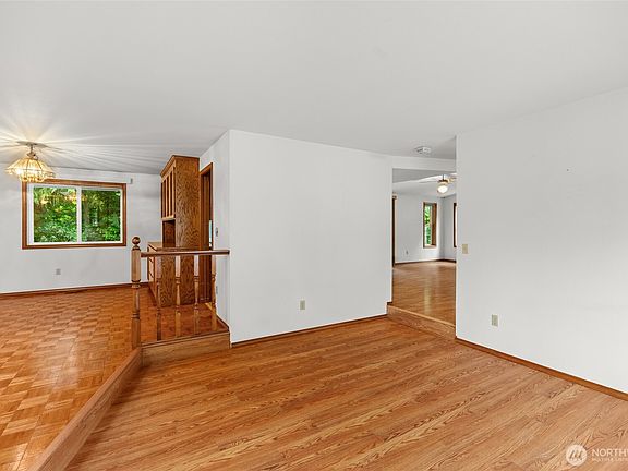 5th image of 6126 Gold Court SW