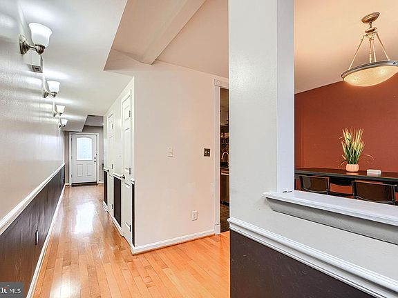 5th image of 624 Jasper St