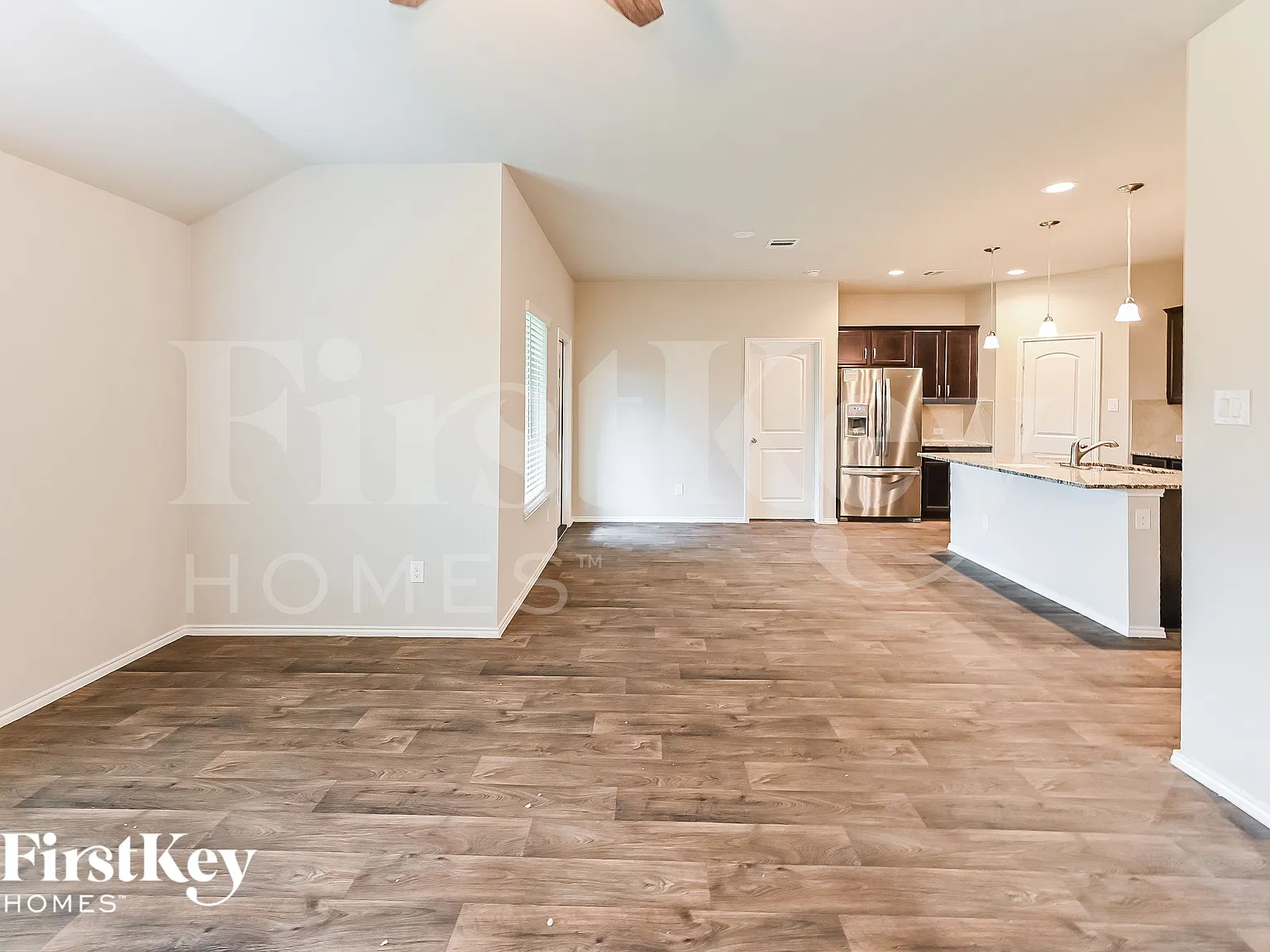 3 bed, 2.0 bath, 1553 sqft, $2,565 — Photo 3