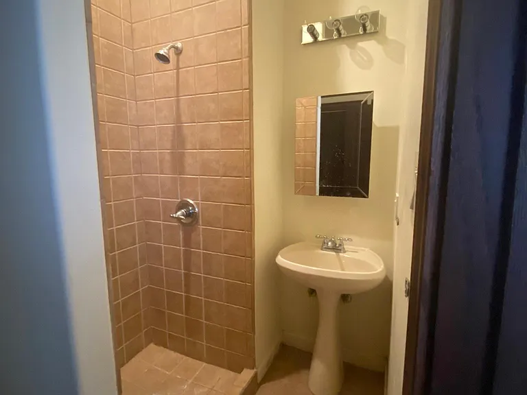 407 Jordan Dr — Photo 36
