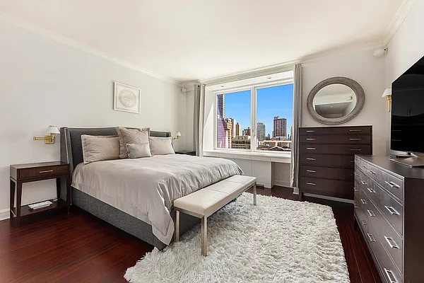 Sold by Nest Seekers International | media 6