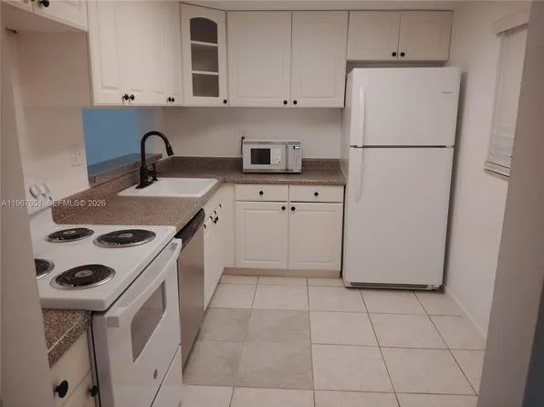 8420 SW 133rd Avenue Rd APT 210, Miami, FL 33183