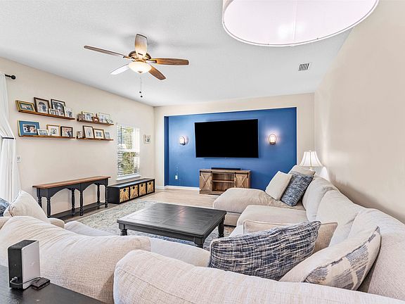 3rd image of 86230 Cloister Ct