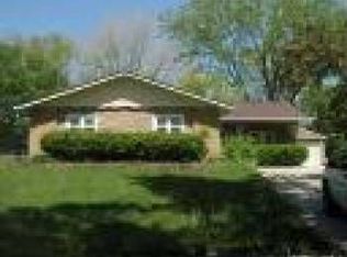 2S621 Briarcliff Ct, Lombard, IL 60148