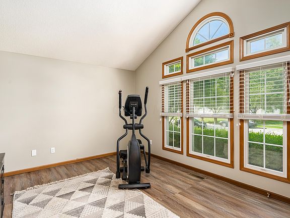5th image of 5769 Park Pl