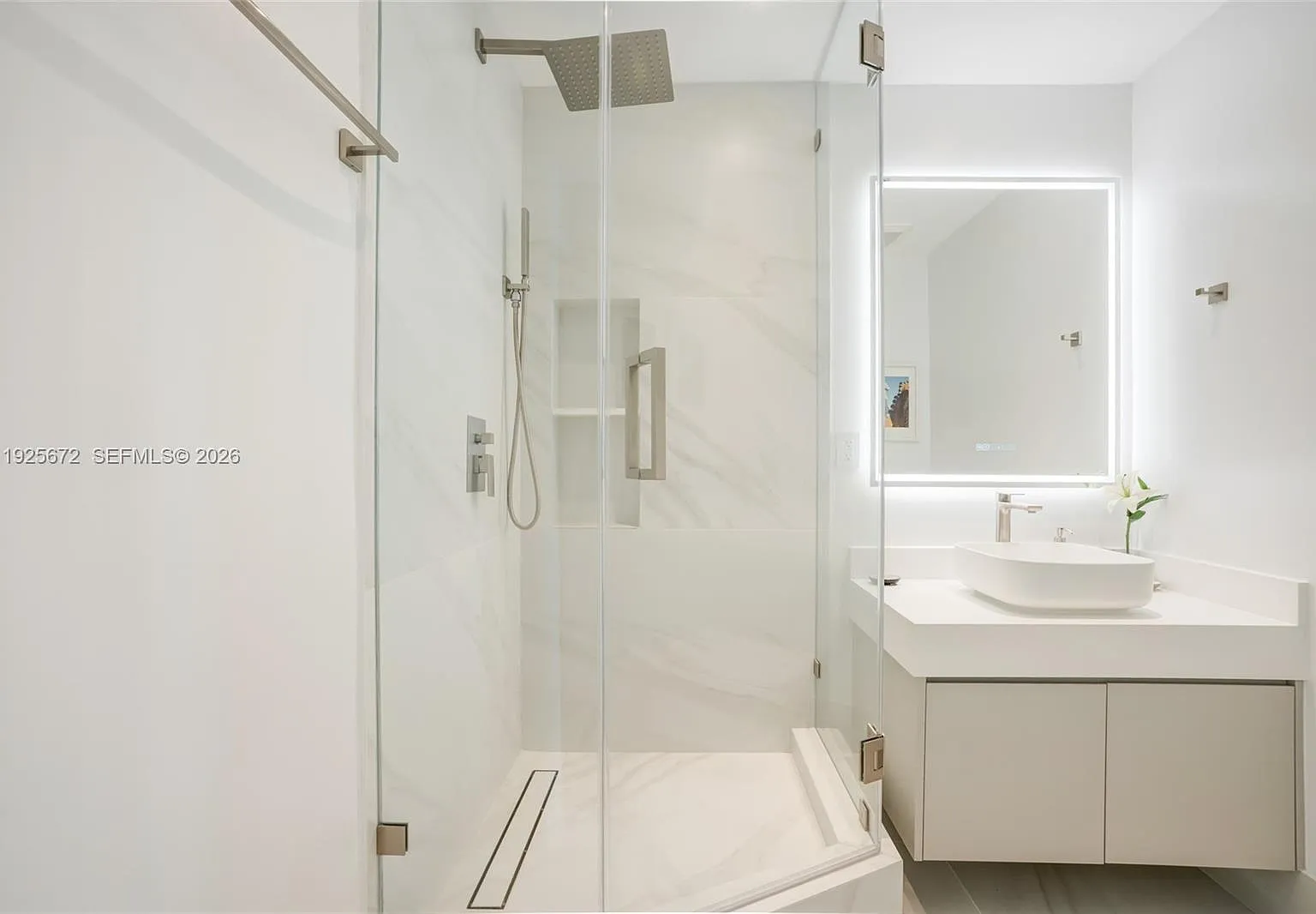 3 bed, 3.5 bath, 1513 sqft, $7,900 — Photo 4