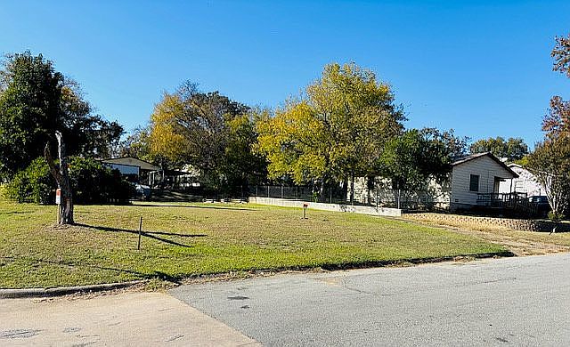 2nd image of 1231 Treece Ave