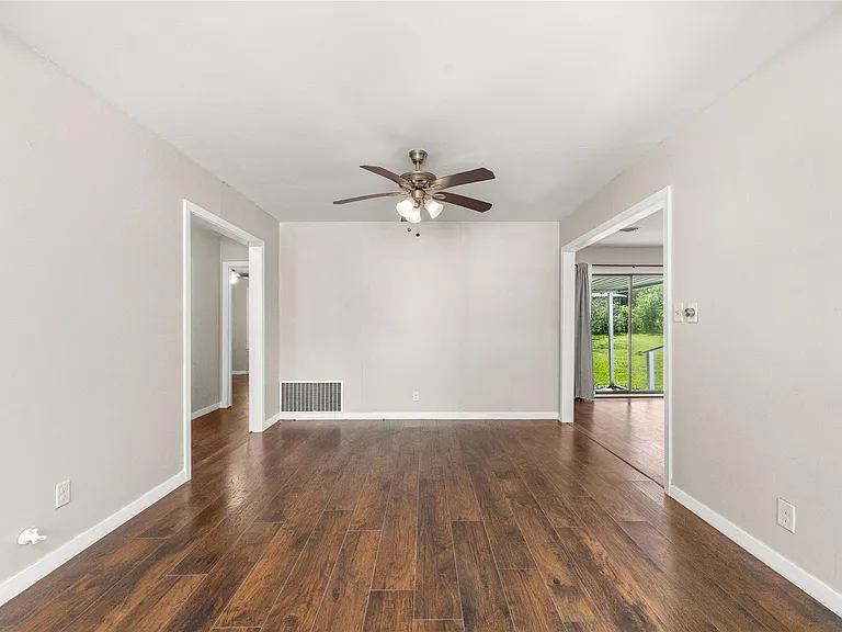 1205 Ewing St — Photo 3