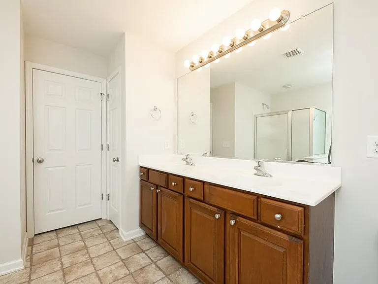 5203 Helsley Ct — Photo 15