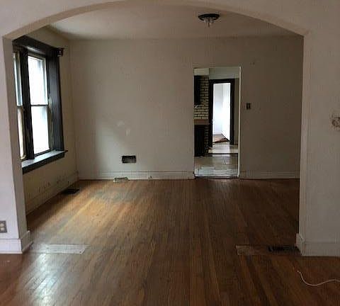 2nd image of 2331 Michigan Ave