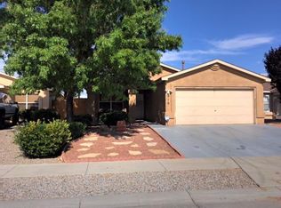 916 Swallow Dr SW, Albuquerque, NM 87121