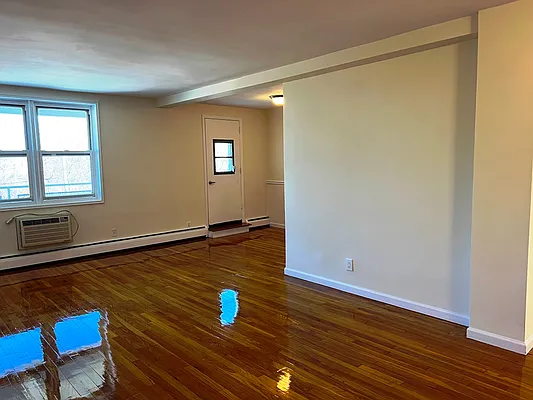 Rented by Prime Realty | media 7