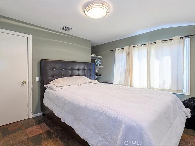3633 Willowcrest Ave — Photo 17