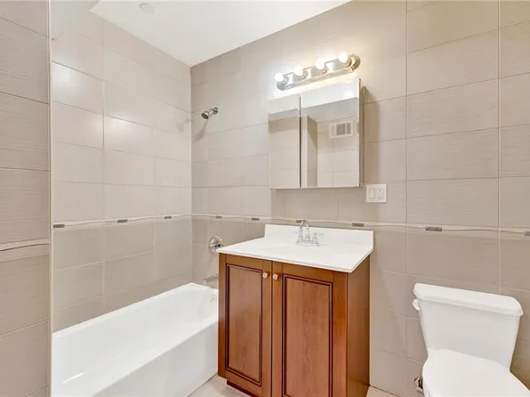 842 Ocean Parkway image 10 of 15