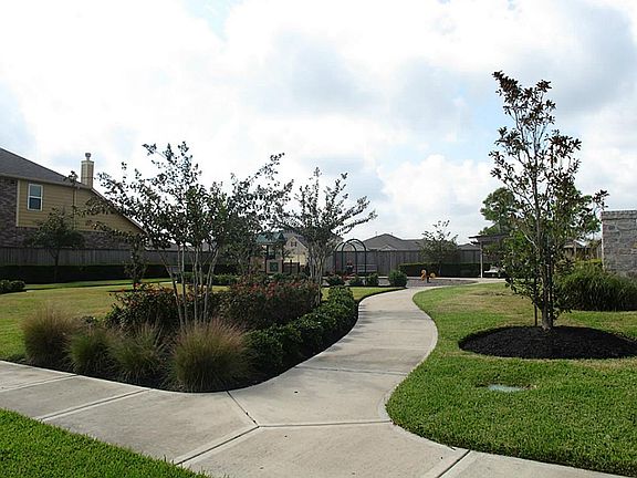 4th image of 15307 Sycamore Leaf Ln