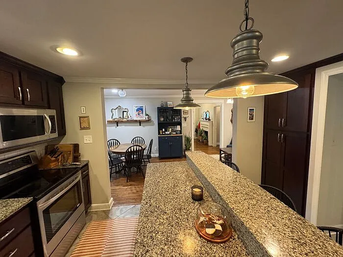 2602 Poincianna St SW — Photo 8