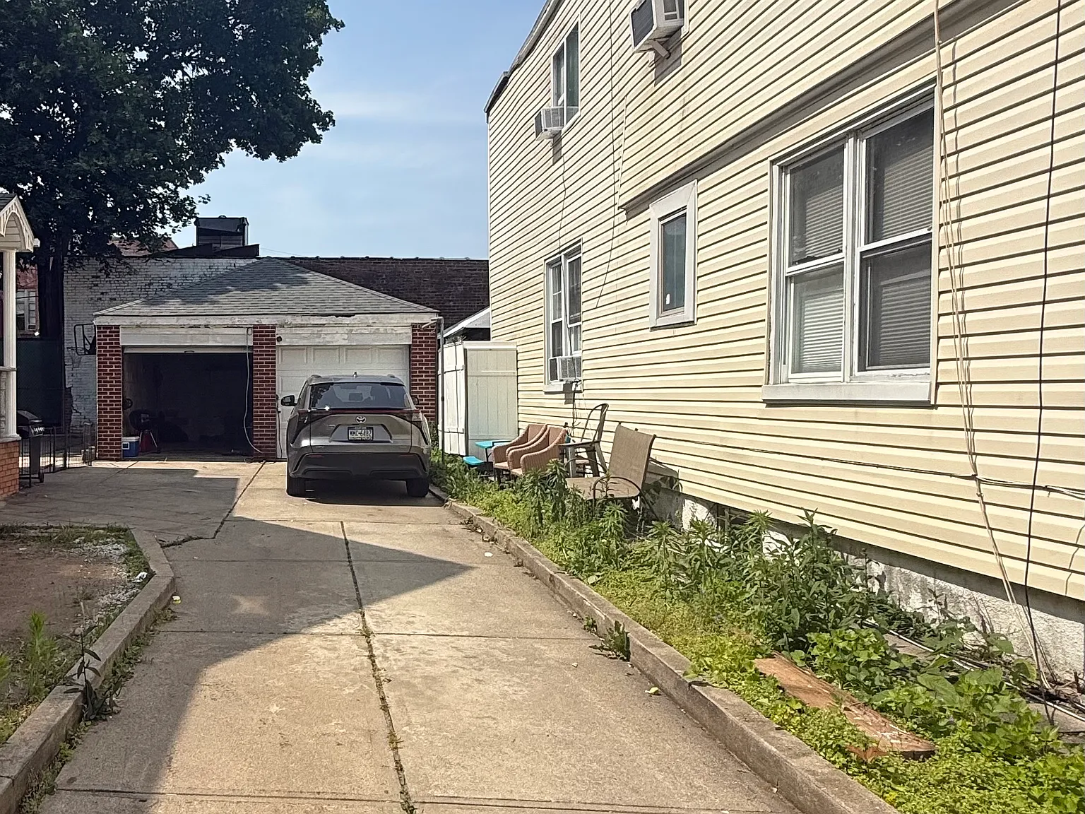 3 bed, $2,900 — Photo 1