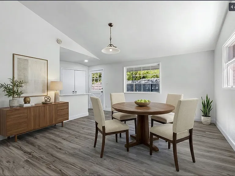 912 Warfield Way — Photo 6