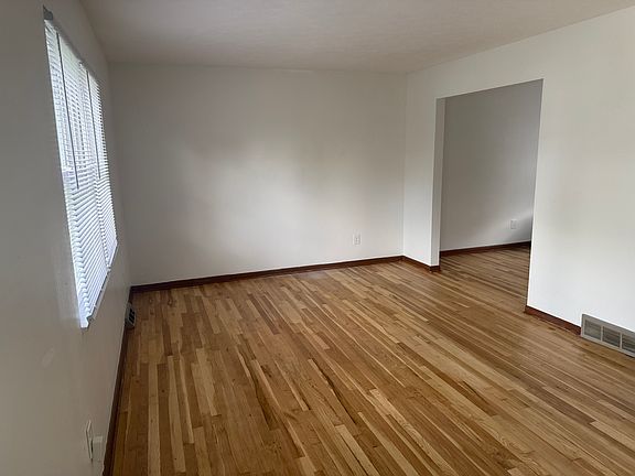 3rd image of 3441 Compton Dr