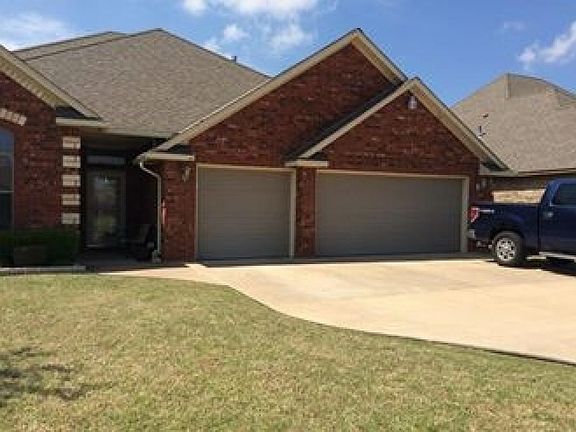 2nd image of 1813 SW Driftwood Dr