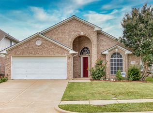 8755 Sunset Trace Dr, Fort Worth, TX 76244