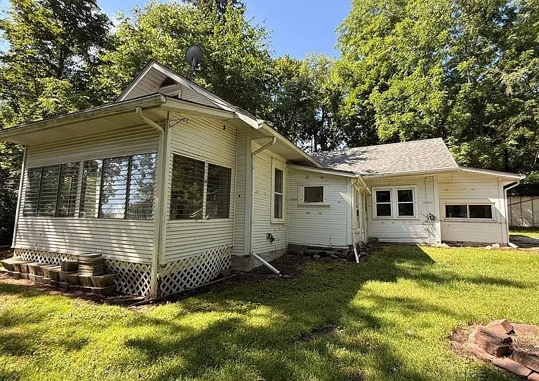 629 Portage Lakes Dr — Photo 5