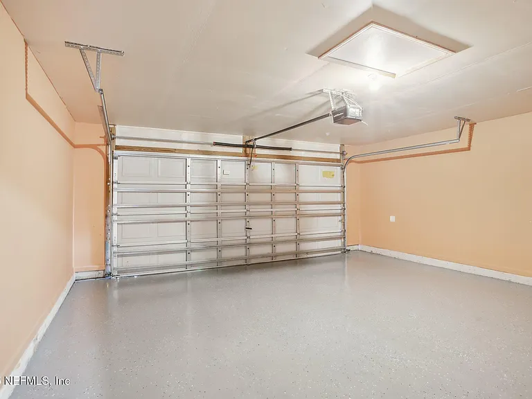 2346 Adams Lake Blvd — Photo 33