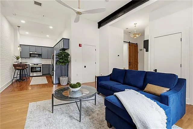 633 Tchoupitoulas St #4 — Photo 8