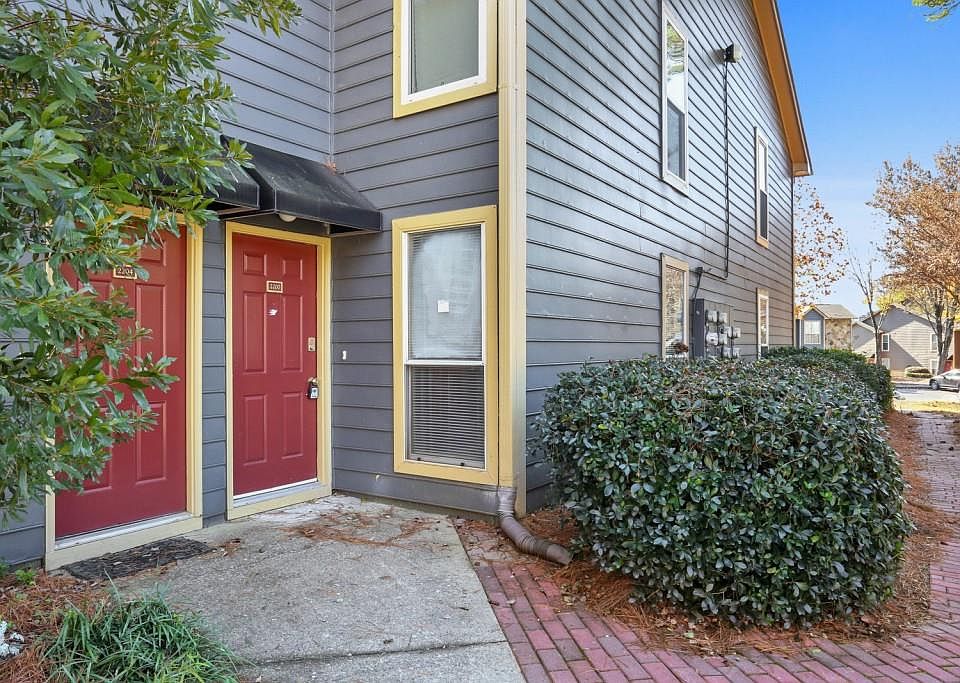 1st image of 2200 Canyon Point Cir