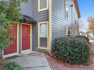 2200 Canyon Point Cir, Roswell, GA 30076