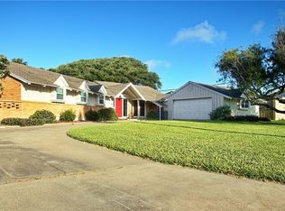 113 E Janin Cir, Portland, TX 78374