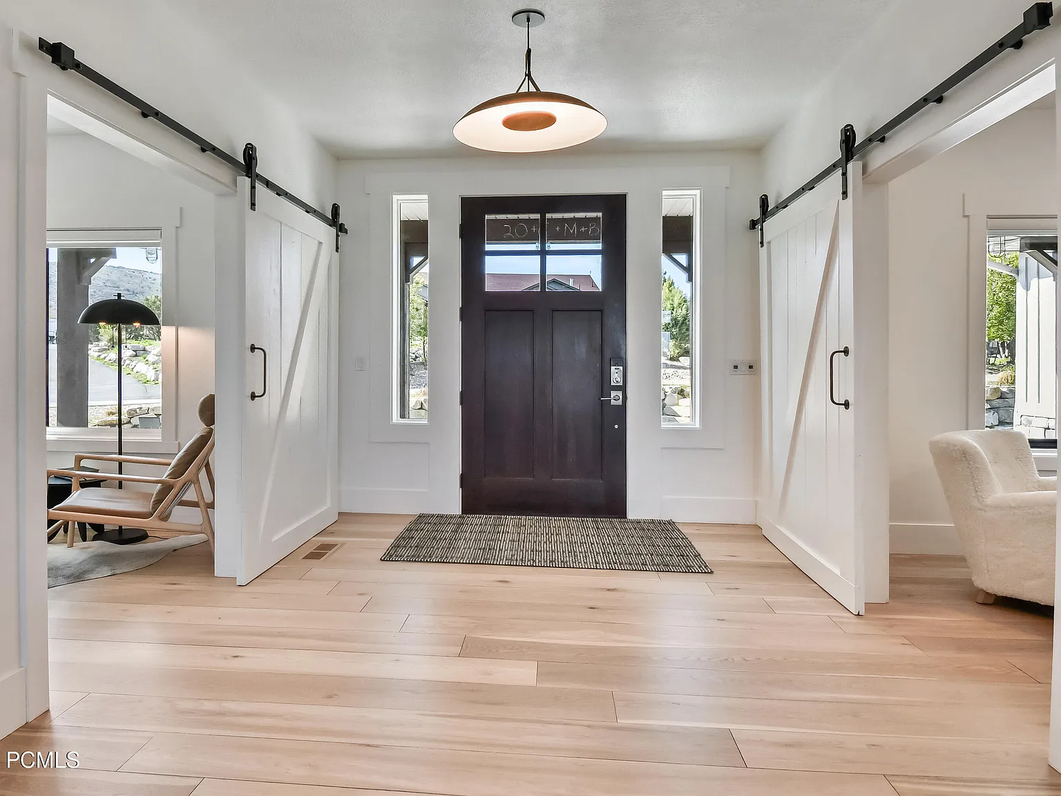 4 bed, 3.5 bath, 5880 sqft, $11,000 — Photo 4