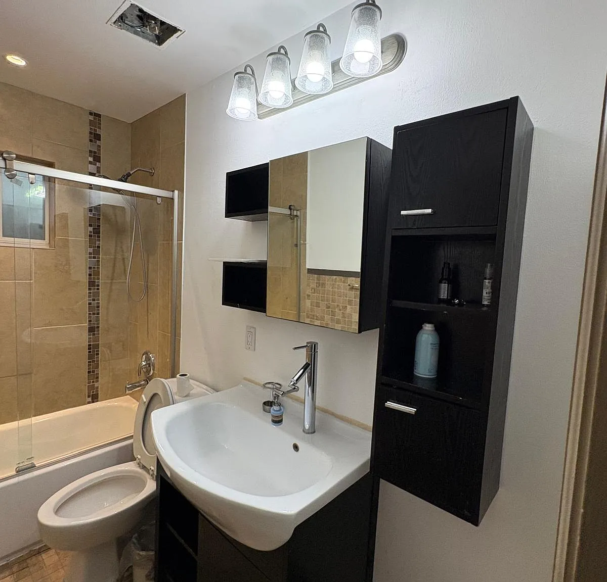 3 bed, 1921 sqft, $3,600 — Photo 4