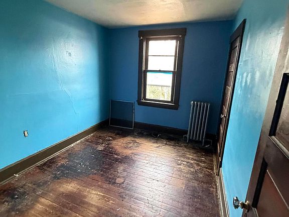 3rd image of 759 Park Ave