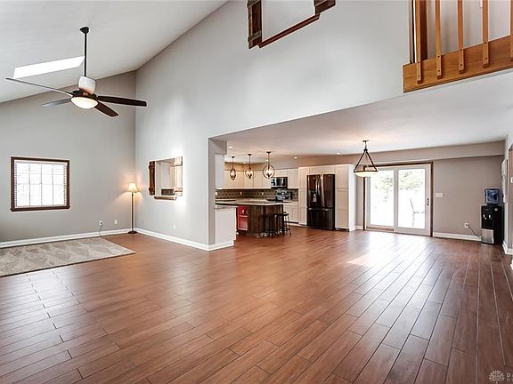 4th image of 4472 Ambridge Dr
