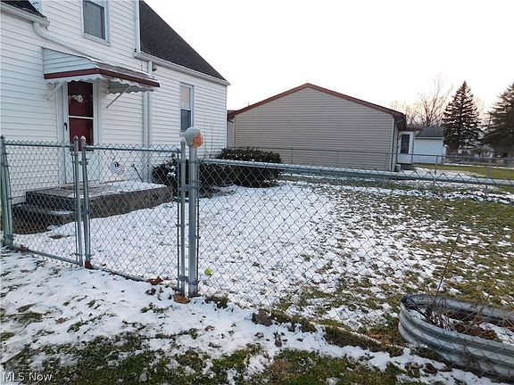 5th image of 343 Morrison Ave