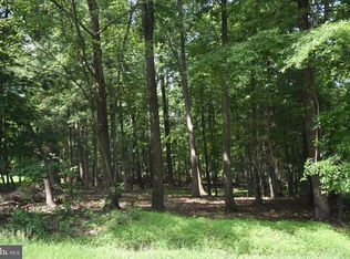 390 Blackhawk Dr, Auburn, PA 17922