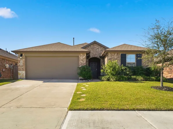 3935 Country Club Dr, Baytown, TX 77521