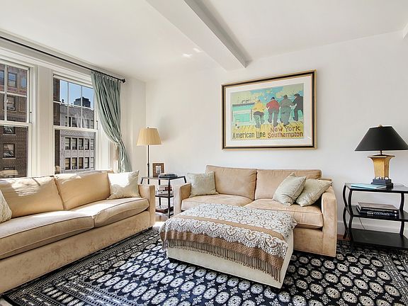 3rd image of 27 W 72nd St #1205
