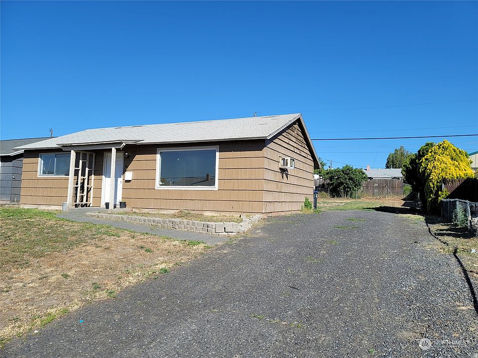 1st image of 745 S Hawthorne Drive