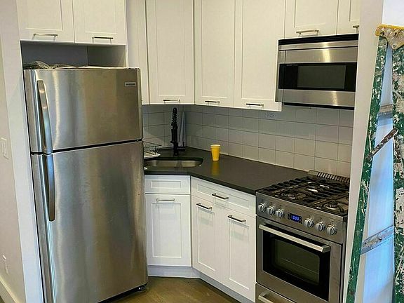 2nd image of 1584 Prospect Pl #3R