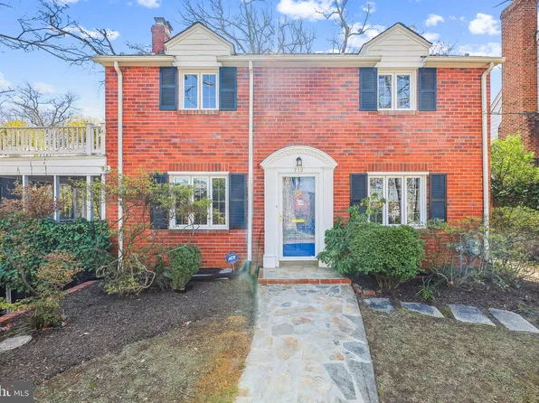 712 N Overlook Dr, Alexandria, VA 22305