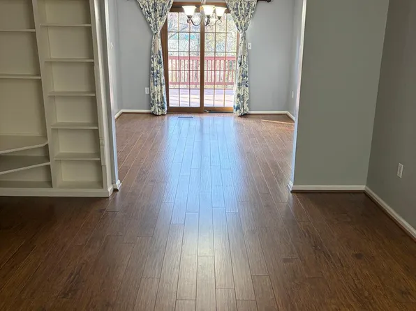 3 Vandercastel Rd, Sterling, VA 20165