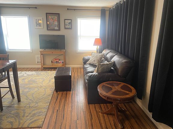 3rd image of 7525 S Coast Hwy #4