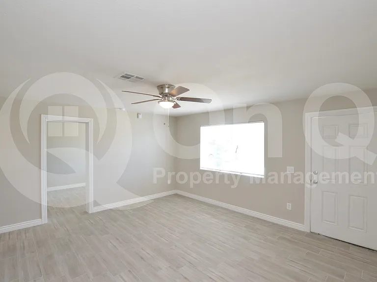 4044 W Burgess Ln — Photo 8