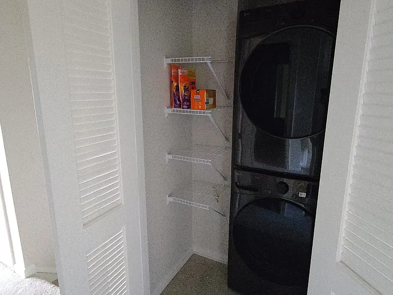 1048 Steamboat Dr — Photo 7